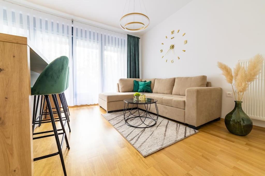 Apartman Lux Self Check-In Virovitica Exterior foto