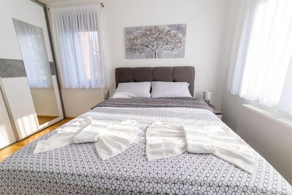 Apartman Lux Self Check-In Virovitica Exterior foto