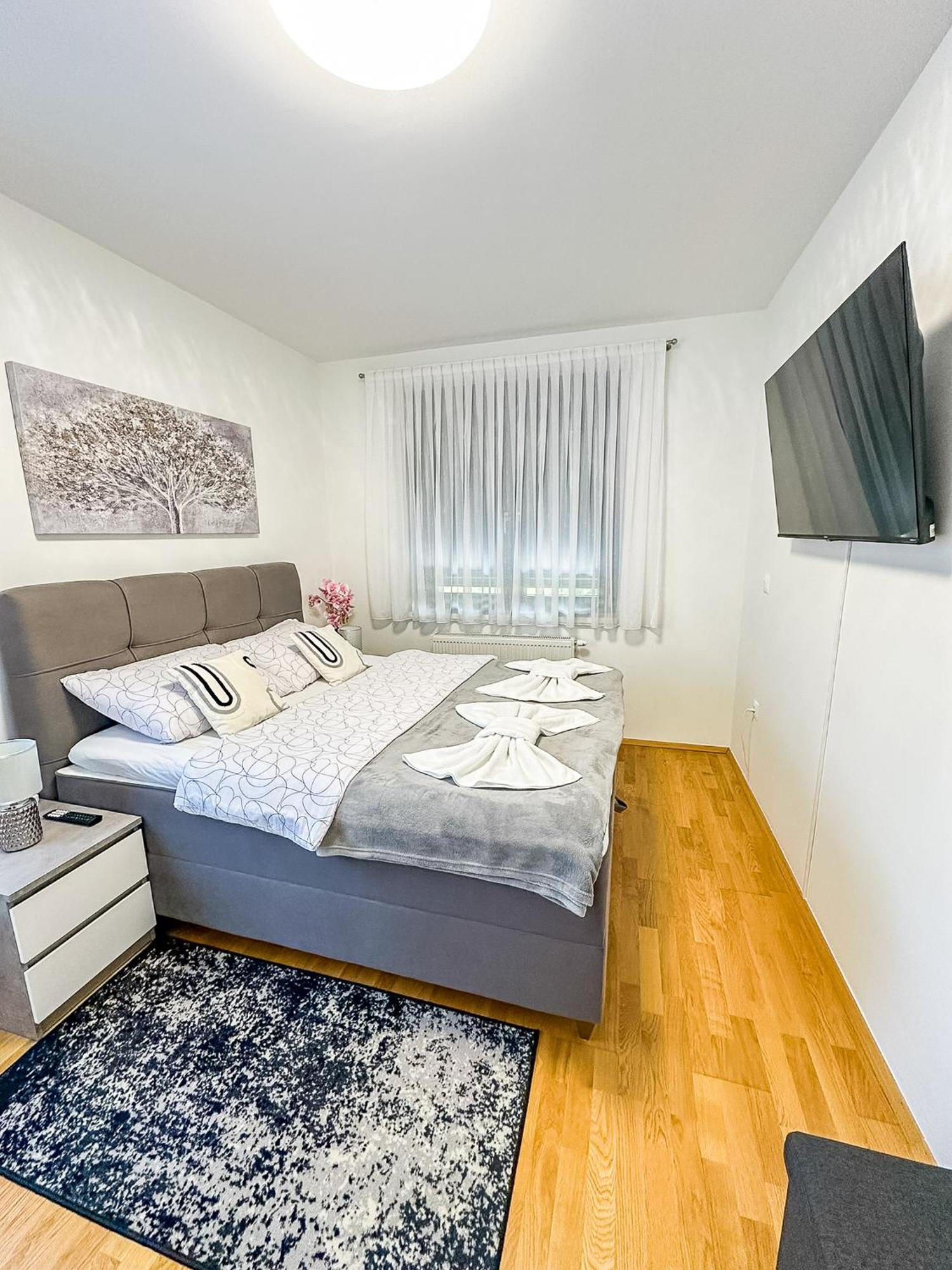 Apartman Lux Self Check-In Virovitica Exterior foto